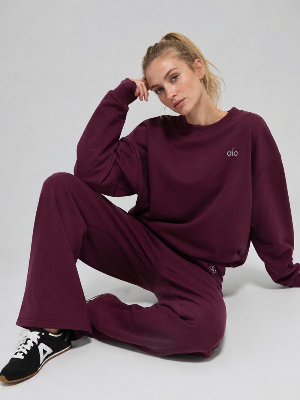 ALO Yoga Set Accolade Crew Neck Pullover With Pant Size S